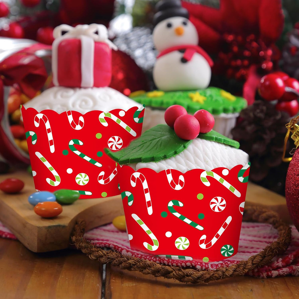 Whaline 100Pcs Christmas Paper Baking Cups Red Green Candy Cane Cupcake Wrappers Scalloped Edge Cupcake Muffin Cases for Xmas Winter Holiday Party Dessert Decoration