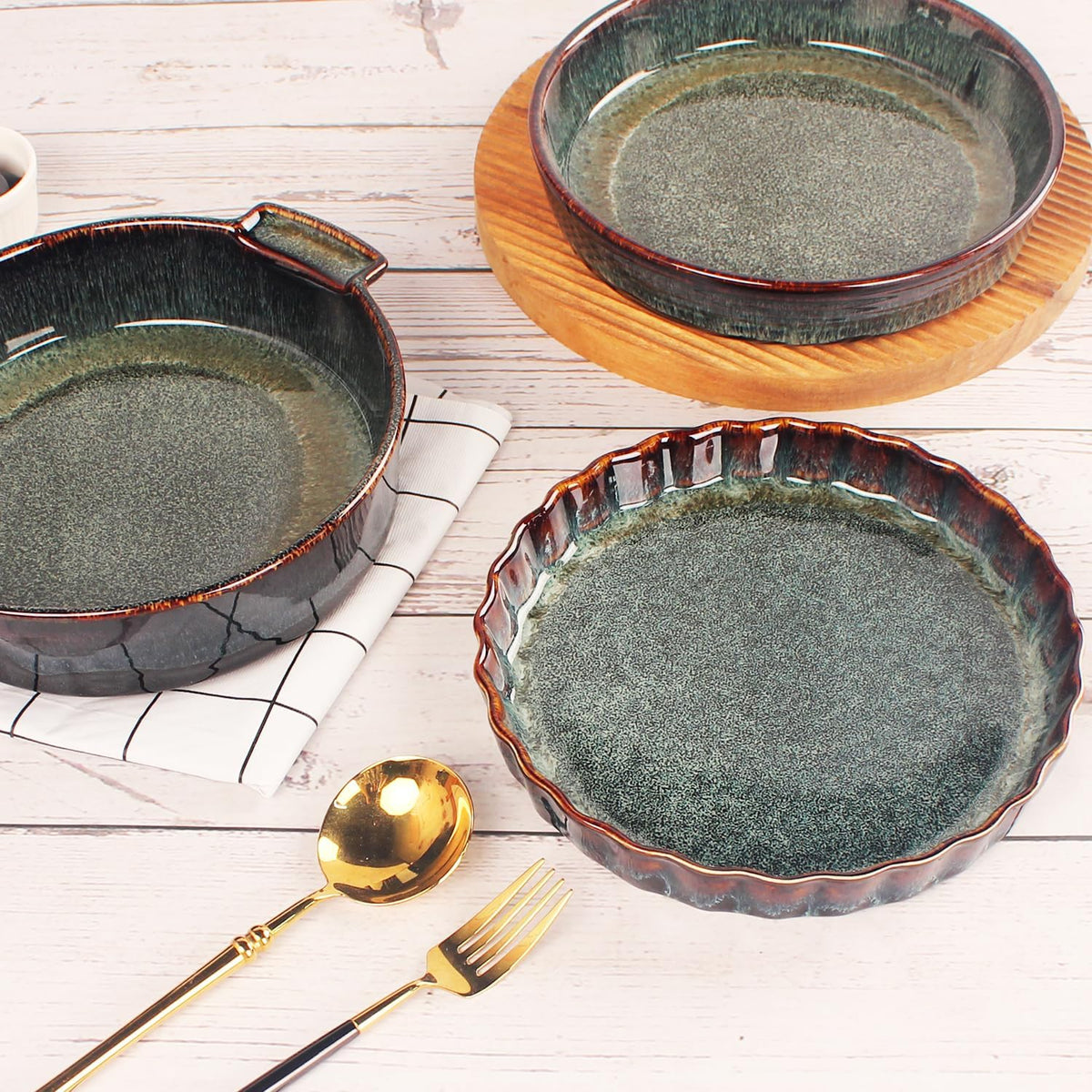 7 Inch Ceramic Pie Pan Quiche Dish 13.5 Ounces Baking Pan, Set of 2 Au Gratin Baking Dishes, Non-Stick Tart Pan, Pie Plate for Apple, Oven Safe, Round Ruffled Edge 7.7 Inch