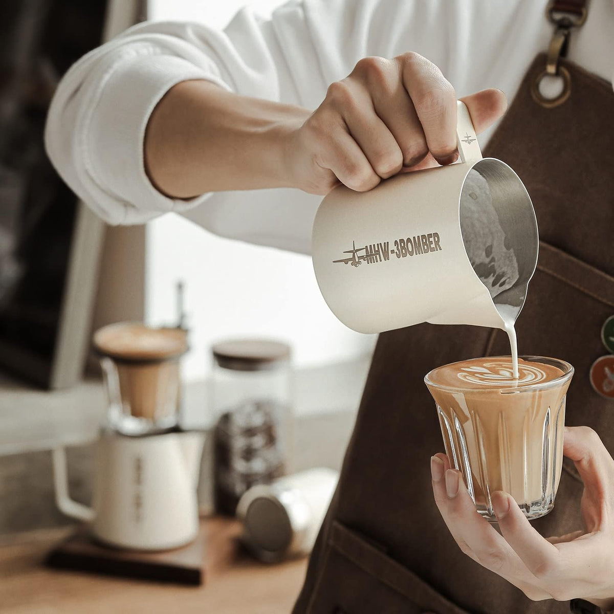 MHW-3BOMBER 16.9oz Milk Frothing Pitcher, World Champion Endorsed Espresso Steaming Pitcher with Crocodile-Shaped Precision Spout, Stainless Steel Latte Art Milk Jug for Baristas, 5.0 White P5020W