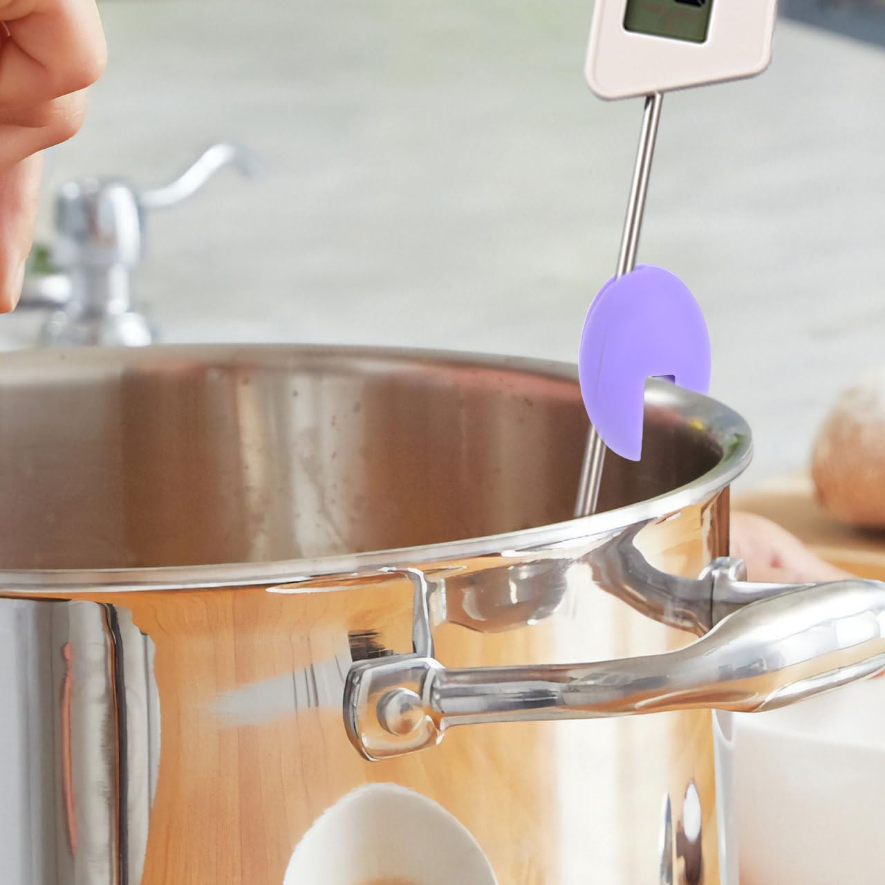 SHOWERORO Thermometer Pot Clip Temperature Probe Clip Holder for Pots and Pans Cooking Thermometer Bracket for Candy Baking Meat Saucepan 1.85 X 1.14 X 1.14 in