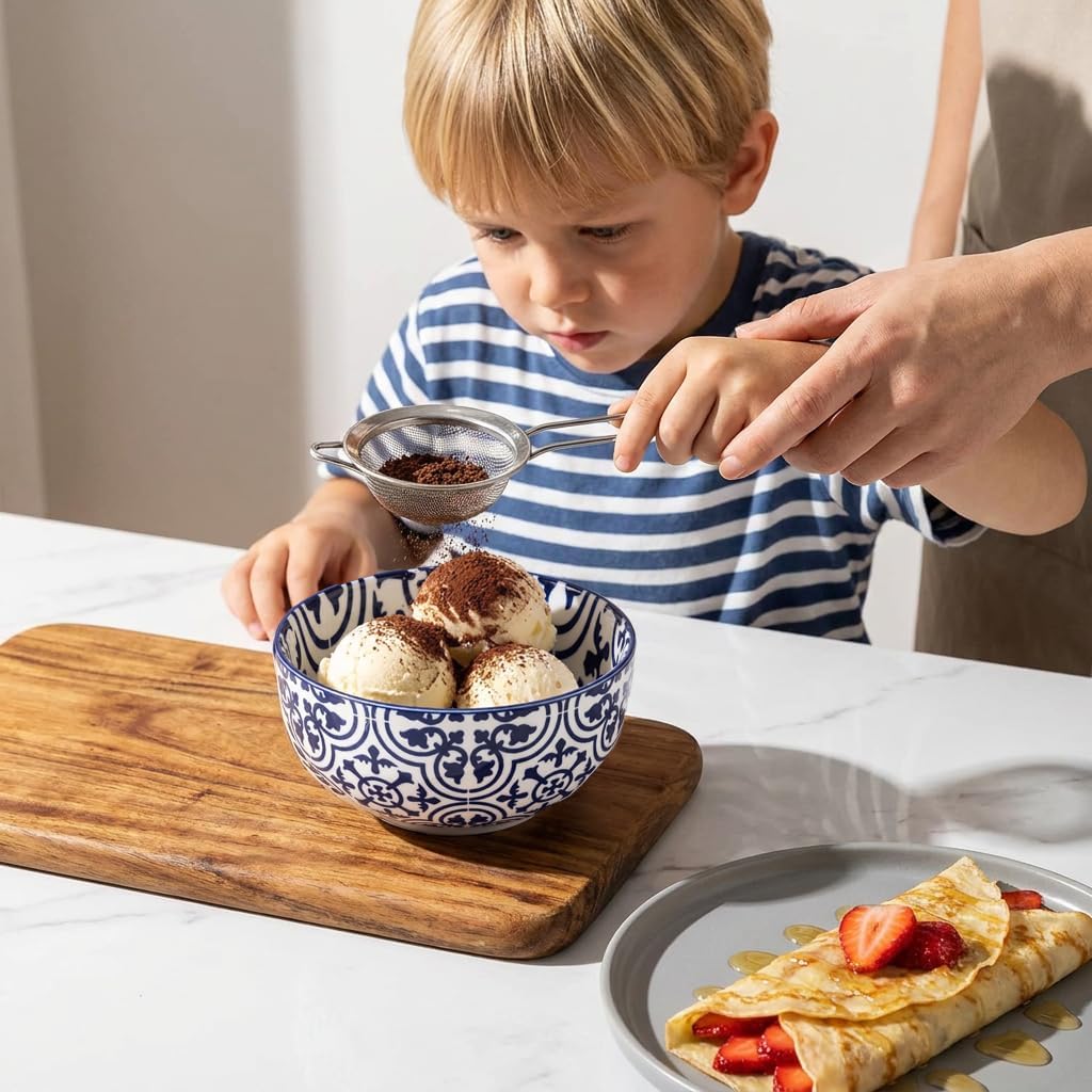 Cereal Bowls, 28 Ounce Ceramic Soup Bowls Set of 6, Large Bowl Set for Rice Salad Fruit Dessert Oatmeal Snack Ice Cream,Microwave &amp; Dishwasher Safe, Blue &amp; White