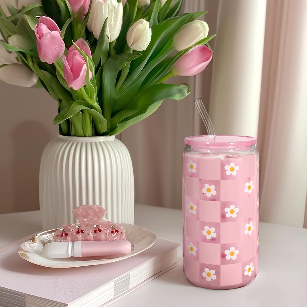 SANDJEST Checkerboard Daisies Glass Can, Floral Checker Cup with Lid &amp; Straw, Iced Coffee Aesthetic Cups, Gift for Christmas Birthday Mother Day, Gifts for Women, 16oz