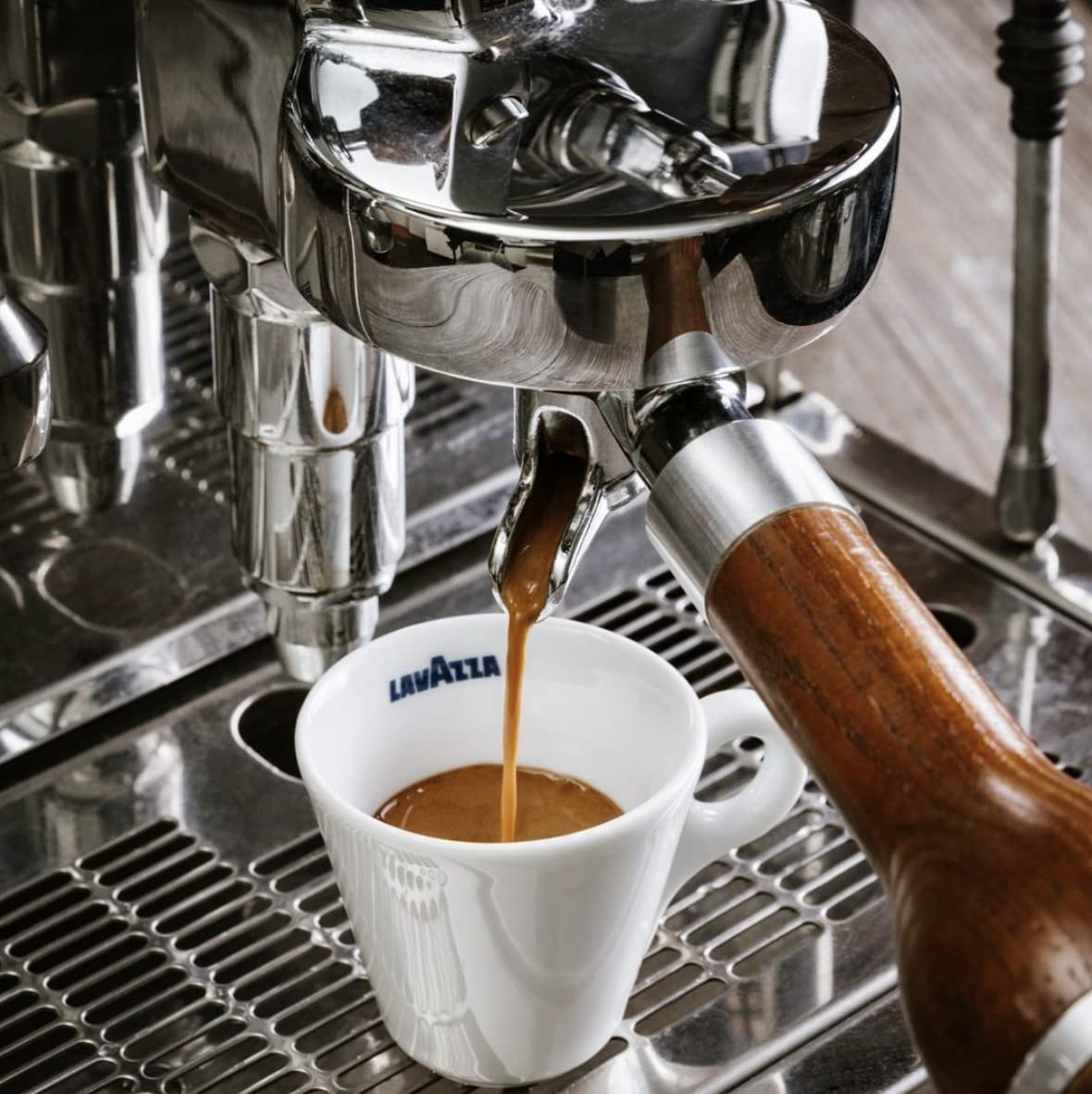 Lavazza Top Class Whole Bean Coffee Blend, Medium Espresso Roast Bag, 2.2 Pound, 1 Count, Authentic Italian, Blended and Roasted in Italy, Full Bodied with Smooth and Balanced Flavor