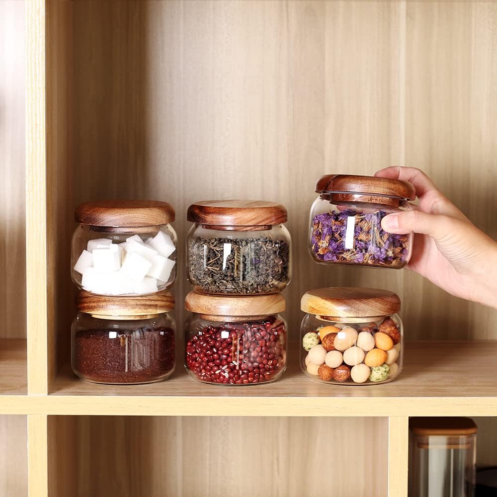 SAIOOL Kitchen Canisters Set of 6-8.5oz Glass Spice Jars With Acacia Airtight Lid and Labels Round Spice Bottles for kitchen Seasoning Baby Food Kids Snacks Meal Prep Containers Candle