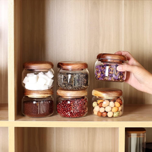 SAIOOL Kitchen Canisters Set of 6-8.5oz Glass Spice Jars With Acacia Airtight Lid and Labels Round Spice Bottles for kitchen