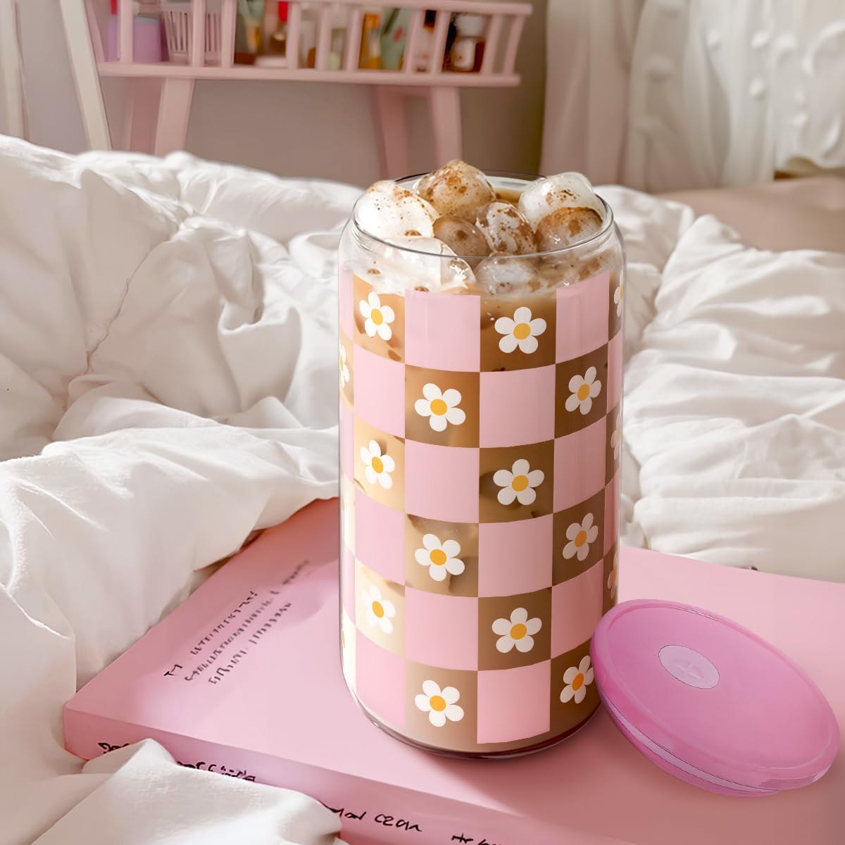 SANDJEST Checkerboard Daisies Glass Can, Floral Checker Cup with Lid &amp; Straw, Iced Coffee Aesthetic Cups, Gift for Christmas Birthday Mother Day, Gifts for Women, 16oz