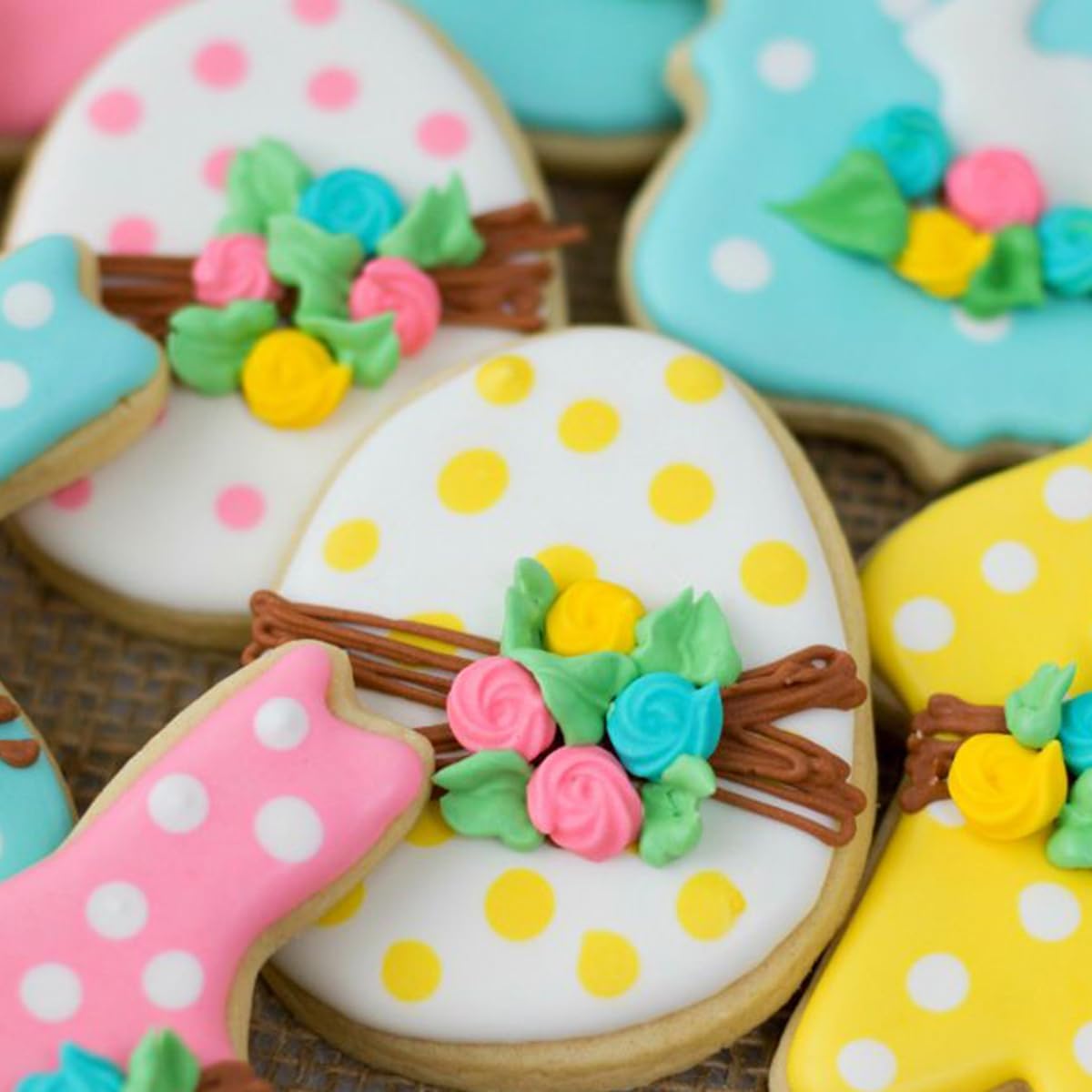 6in Easter Cookie Stencils for Royal Icing, Eggs Carrot Rabbit Face Bunny Shapes, 16 Pcs Assorted Sizes Easter Eggs Stencils for Baking Drawing Dessert Coffee Decoration
