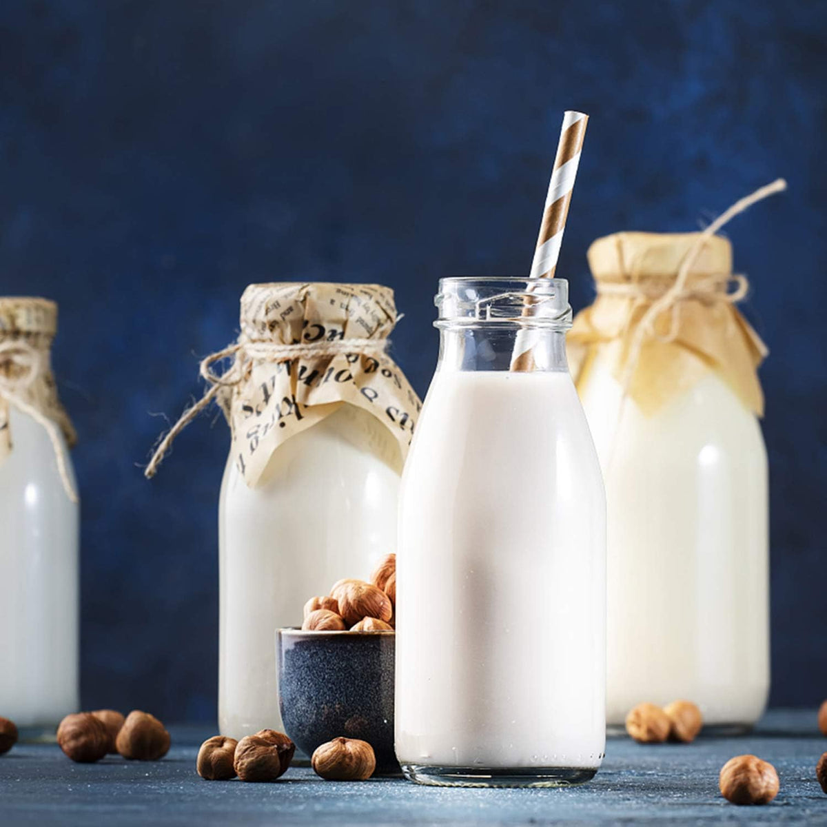 QAPPDA 12 oz Glass Milk Bottles with Lids, 20 Pack Vintage Juice Bottles