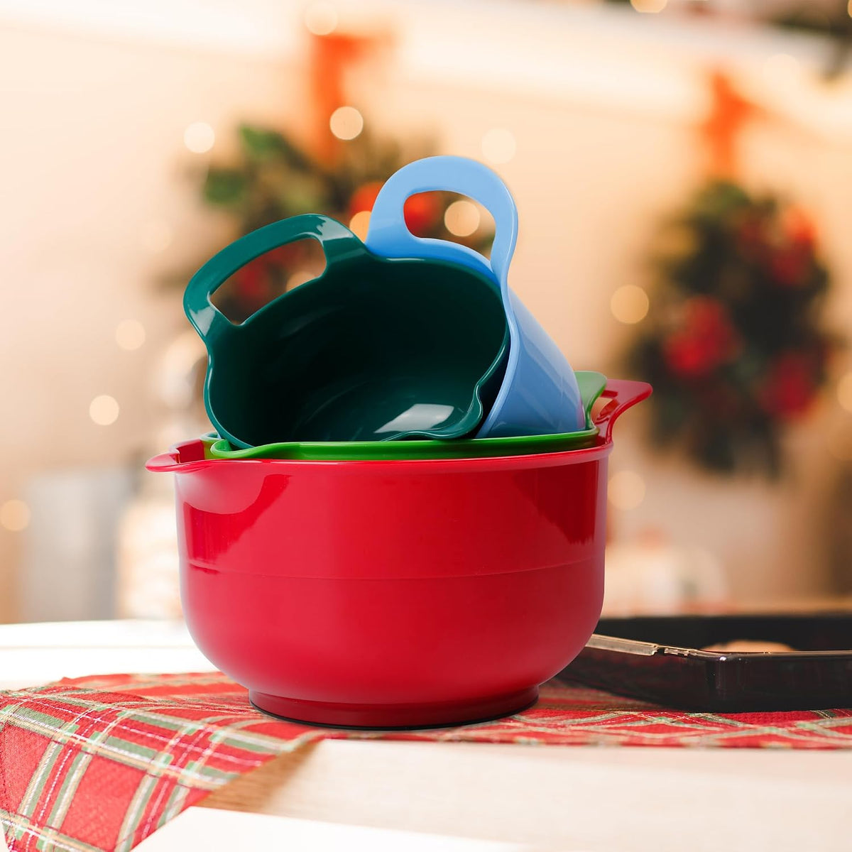 BoxedHome 4 Pack Nesting Mixing Bowl Christmas Set with Pour Spout and Handle, BPA free Microwave &amp; Dishwasher Safe(Christmas colours, 4 Pack with Handle)