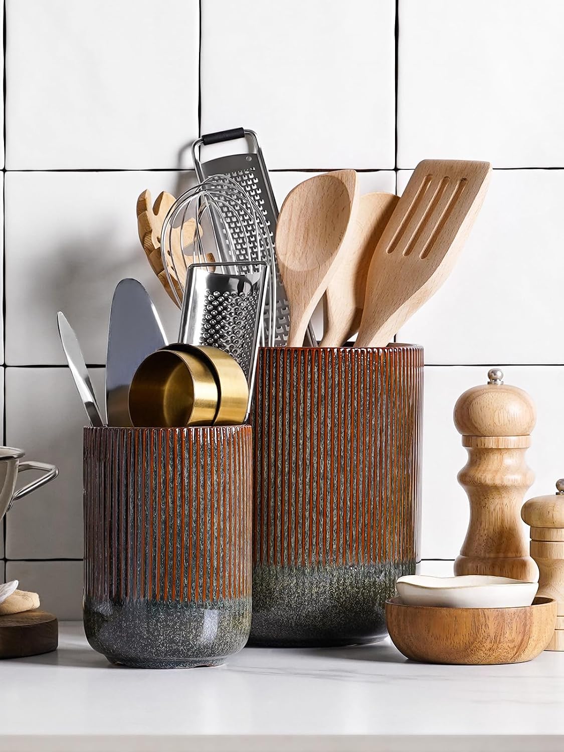 LE TAUCI Ceramic Kitchen Utensil Holder for Counter, 7.3/5.4", Rust &amp; Olive