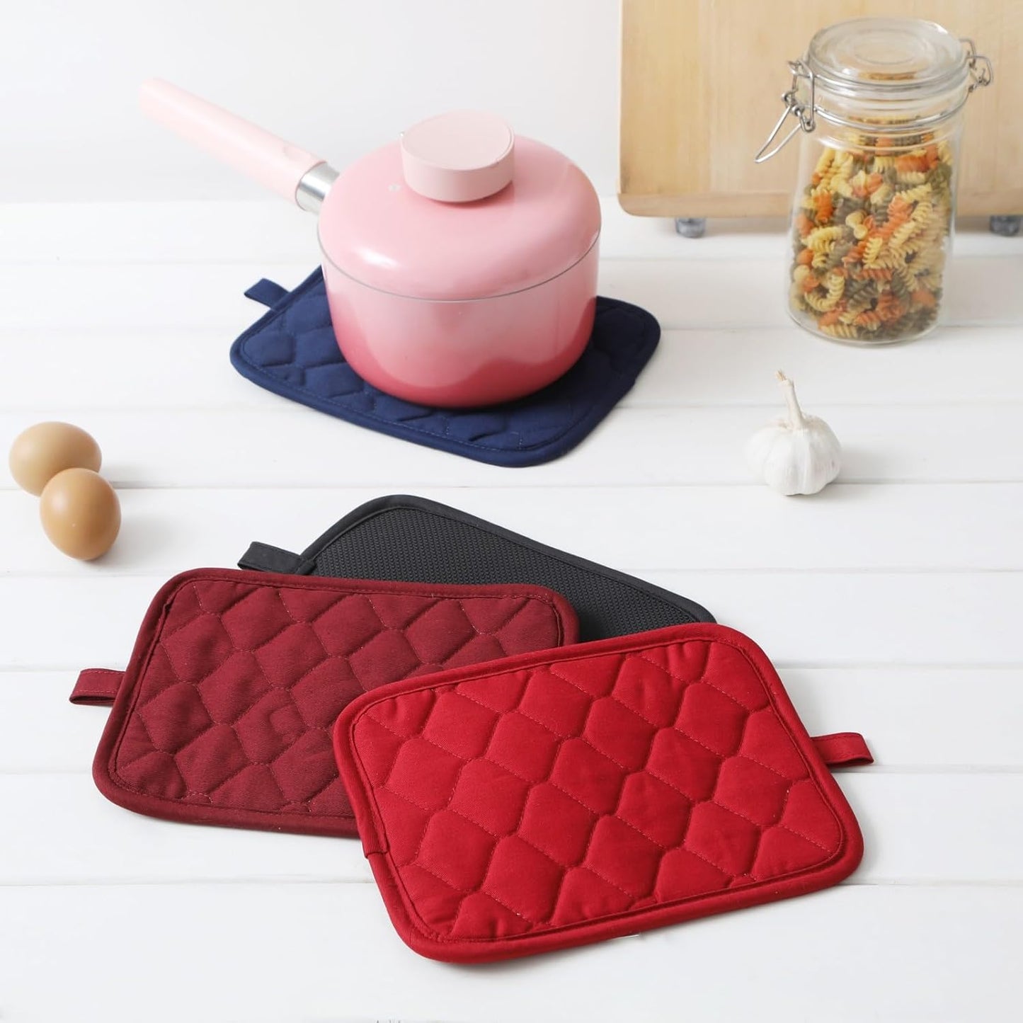 Glynniss Anti-Slip Grip Pot Holder for Kitchen, Cotton Oven Hot Pads Set with Neoprene for Heat Resistant 450F, 7x9 Inches Potholder Machine Washable 2PCS (Black, 2)