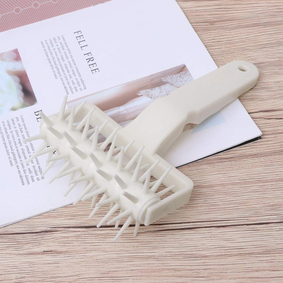 DOITOOL Plastic Pizza Dough Docker Roller 7.87 Inch Baking Spike Roller Pastry Tool Prevents Dough Blistering Even Rising Thin Crust for Pizza and Pastry Preparation