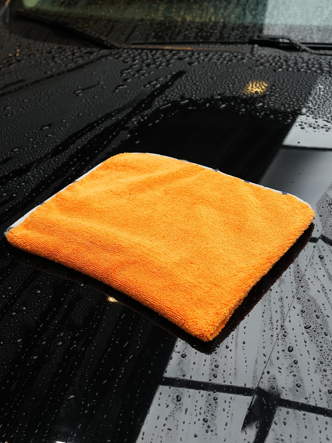 SPTA Drying Towel, Microfiber Car Drying Towel, 1 Pack Highly Absorbent, Scratch Free Large Car Wash Drying Towel for Car Washing, Drying &amp; Auto Detailing, 23.8 x 30.9 inch, Orange-MT032