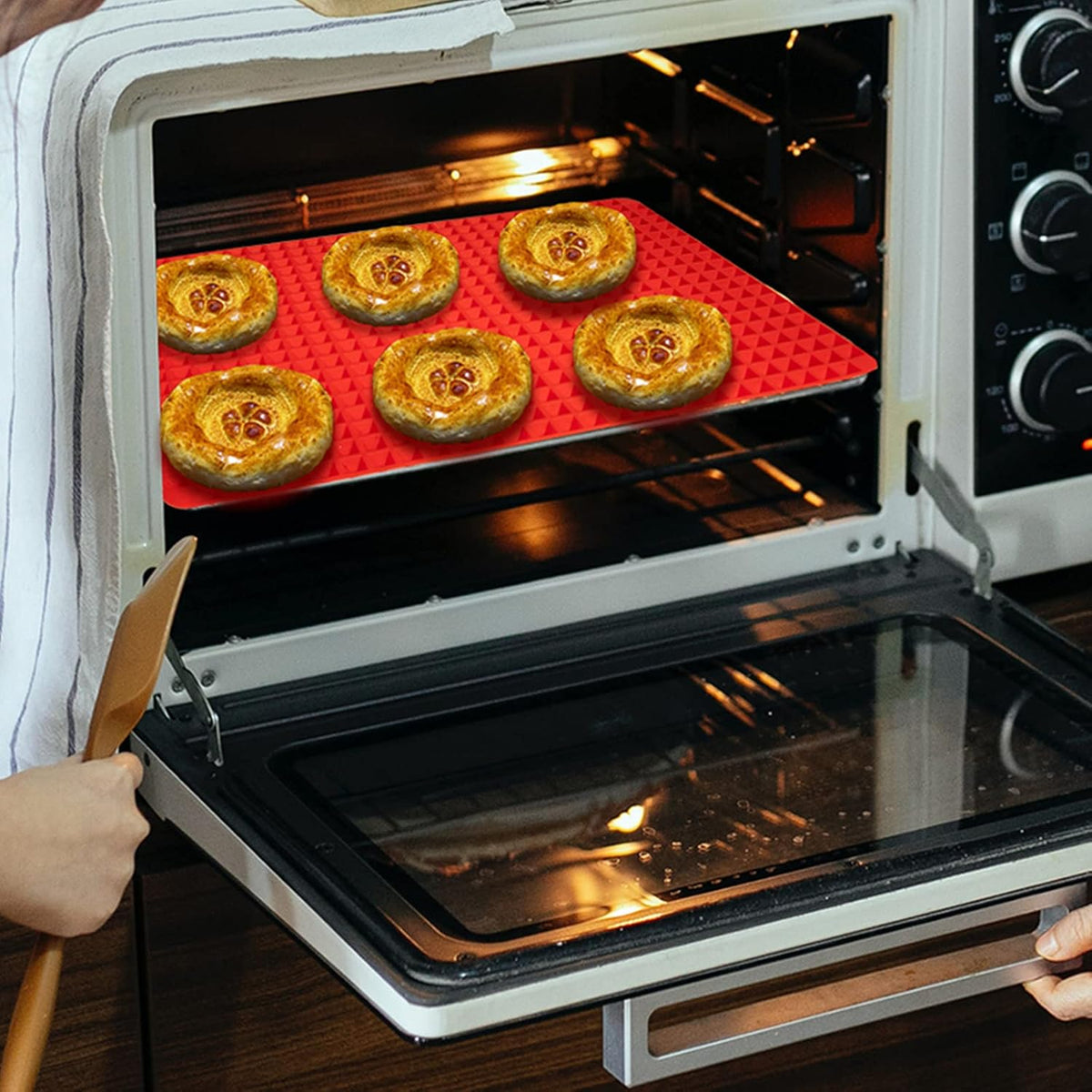 Silicone Baking Mat Red Pyramid Non Stick Bacon Microwave Tray Pastry Mats Red BBQ Grill Mat Baking Supplies oven Liners For Bottom Of Oven - 16 X 11''Silicone Mats For Kitchen Counter 2 Pack