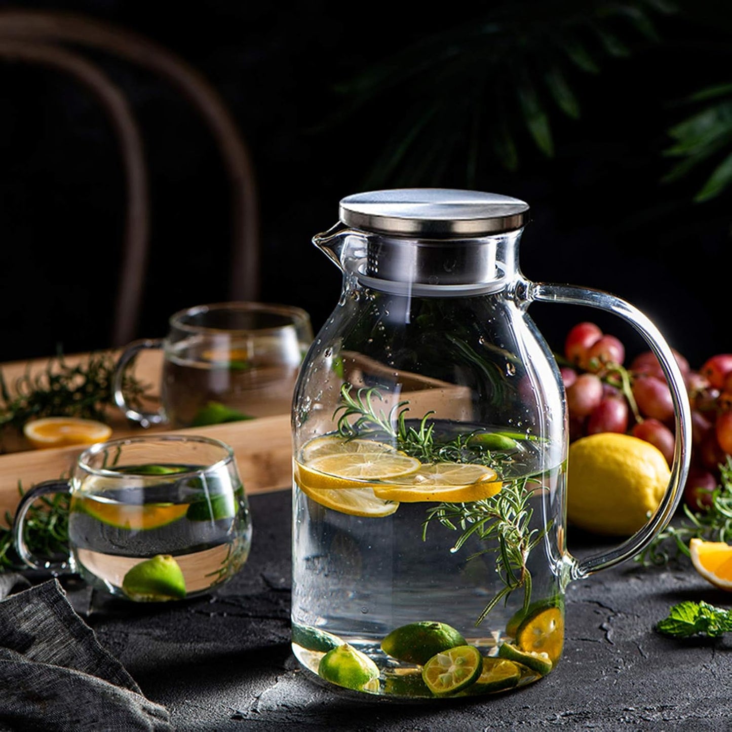 88oz Glass Pitcher with Lid and Handle - High Heat Resistance Glass Water Pitcher for Hot/Cold Water &amp; Iced Tea (2.6L)