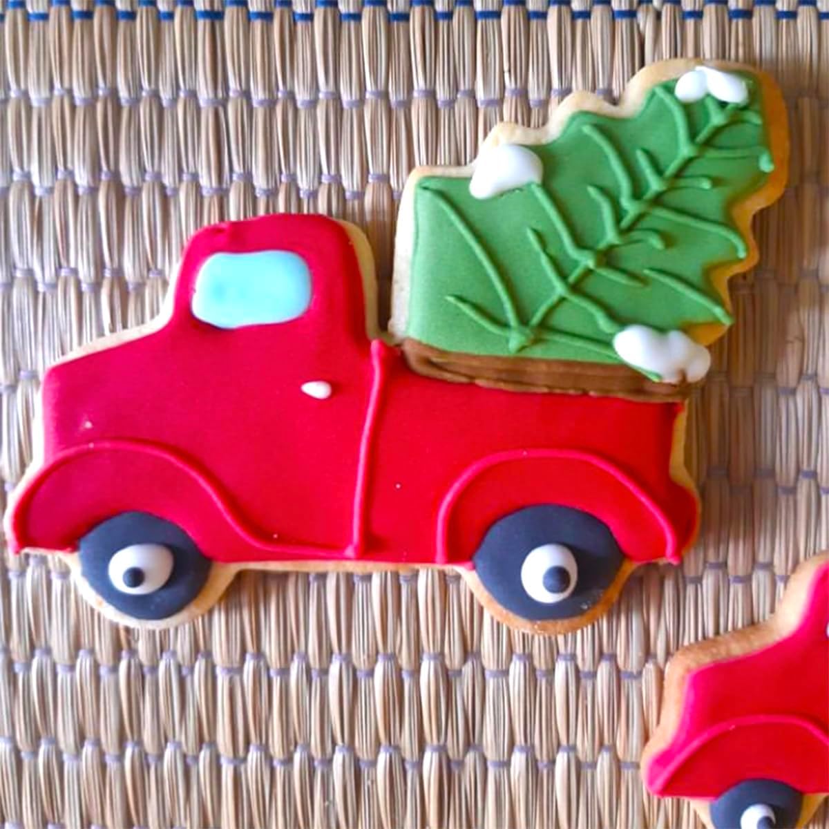 Christmas Ornament Cookie Cutters 4Pcs for Baking Decorating | Large Christmas Tree Car Light Ornament Shapes Cookie Cutters, Metal Dough Fondant Biscuit Molds for Home Kitchen