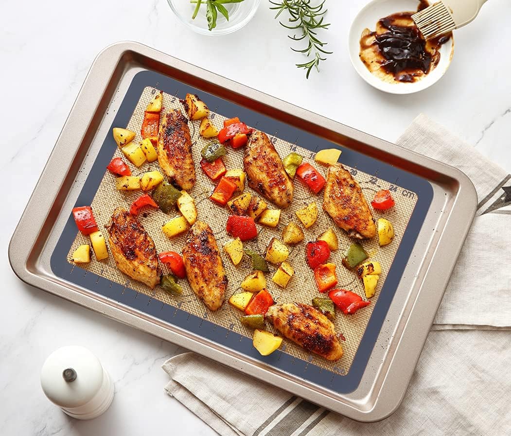 Silicone Baking Mat Set of 4, 2 Medium 16.5"x11.6", 1 Small 11.8"x8.4", 1 Piece 9" Round, All Mats 0.7mm Thick, Food Grade Non-Stick Reusable Baking Mats for Pizza, Bread, Pastry, Macarons