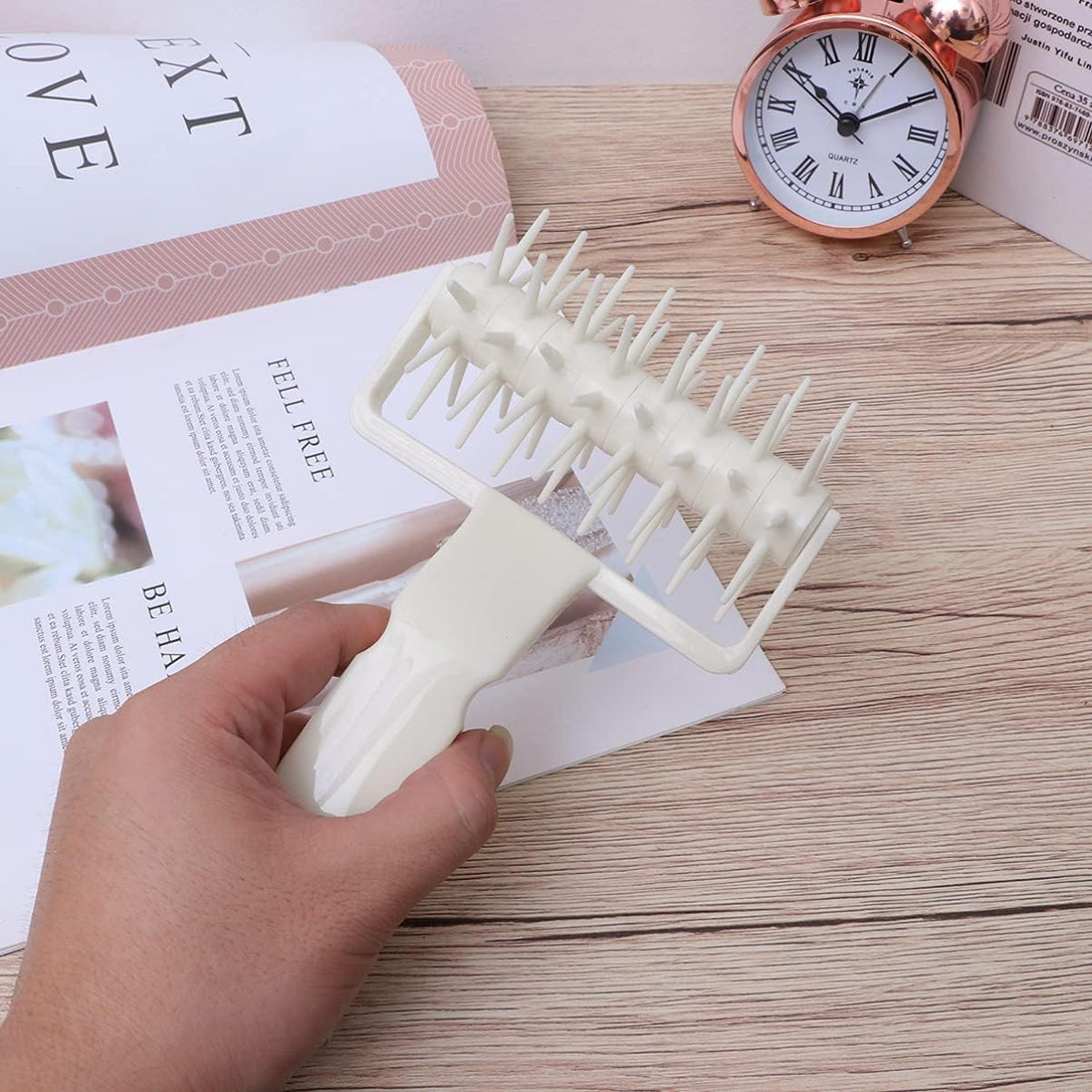 DOITOOL Plastic Pizza Dough Docker Roller 7.87 Inch Baking Spike Roller Pastry Tool Prevents Dough Blistering Even Rising Thin Crust for Pizza and Pastry Preparation