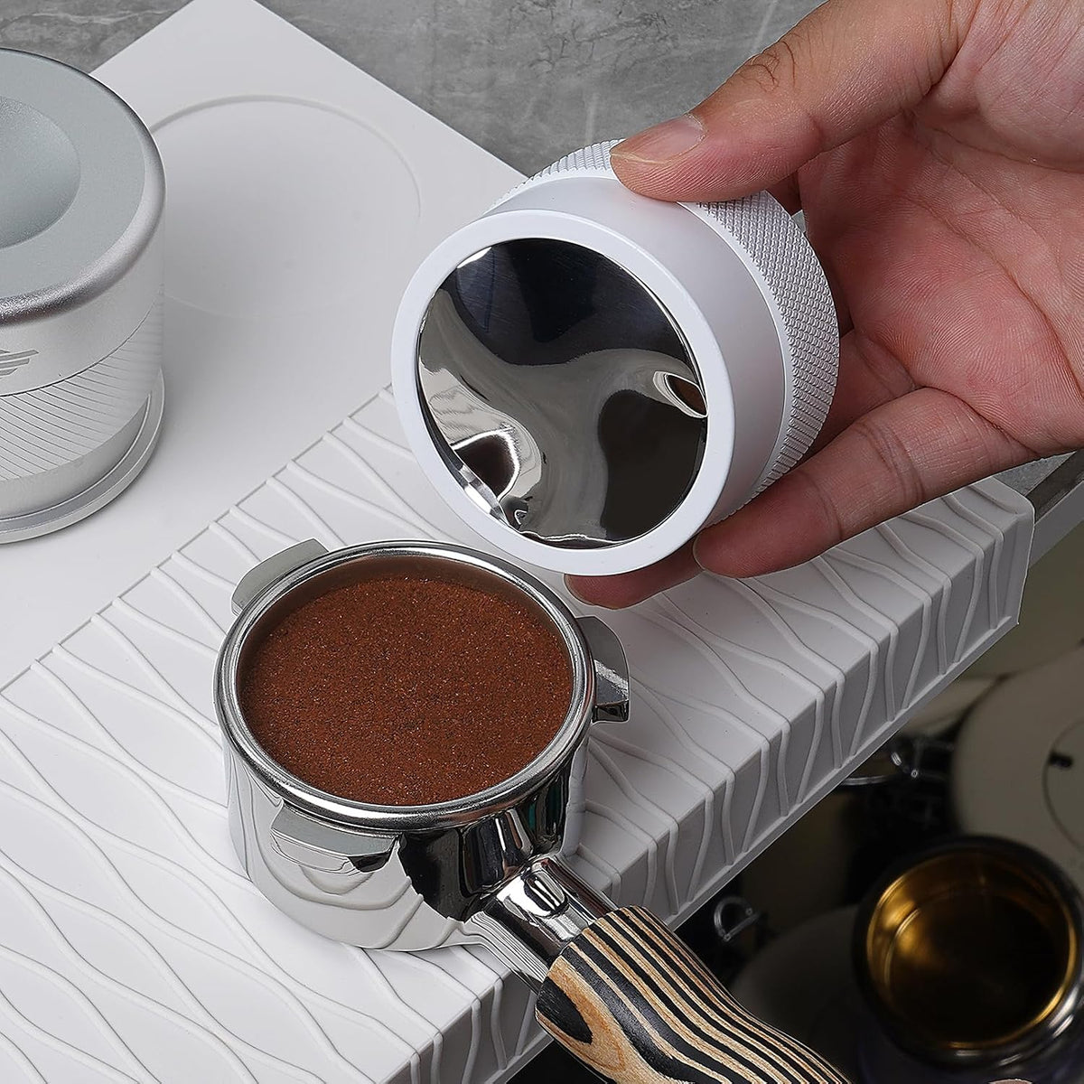 IKAPE 58MM Coffee Distributor, Gravity Adaptive Espresso Distributor Fits All Over 58MM Espresso Portafilter, Compatible with 58.35MM Rancilio Bottomless Portafilter (White)