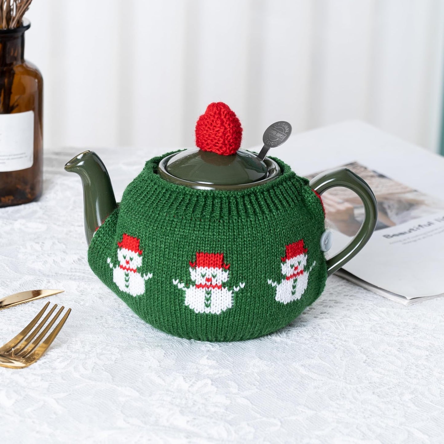 Knitted Teapot Cozy, 2-Piece Split Design with Button Fastening, Acrylic Insulated Teapot Cover for 2 Cup 15-20 oz Teapots, British Style Decorative Tea Warmer, 9 Patterns Available，GREEN SNOW MAN