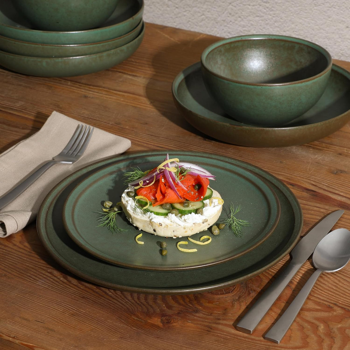 Gibson Elite Beckett Stoneware Matte Reactive Glaze 16 Piece (Service for 4) Plates and Bowls Dinnerware Set - Green