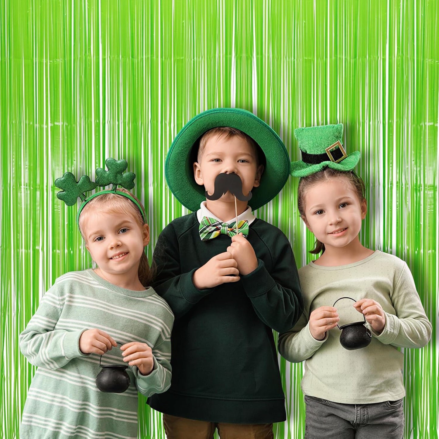 BRAVESHINE Pastel Green Streamers Party Backdrop Decorations 2 Pack