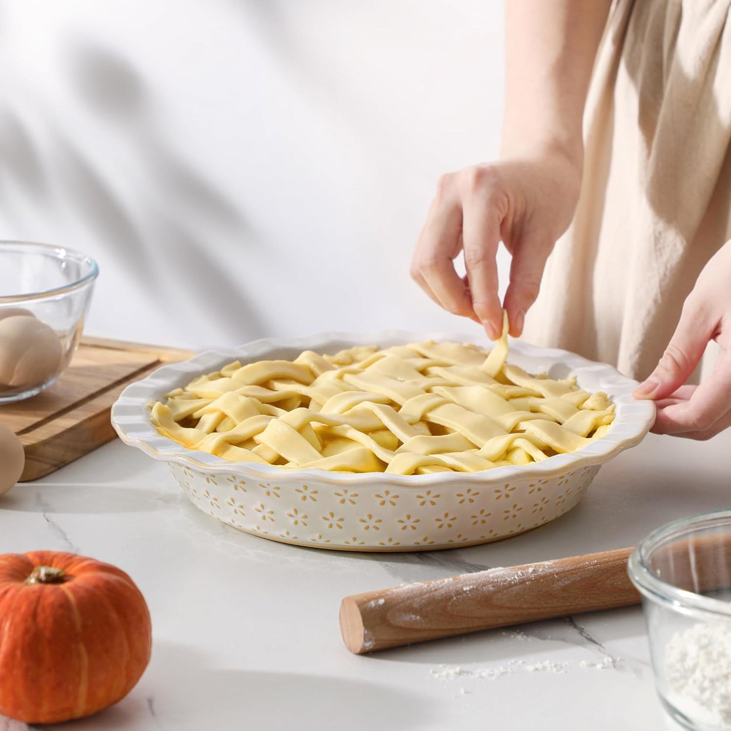 MALACASA Ceramic Pie Pan, 9 Inch Pie Dish Embossed Quiche Baking Dish