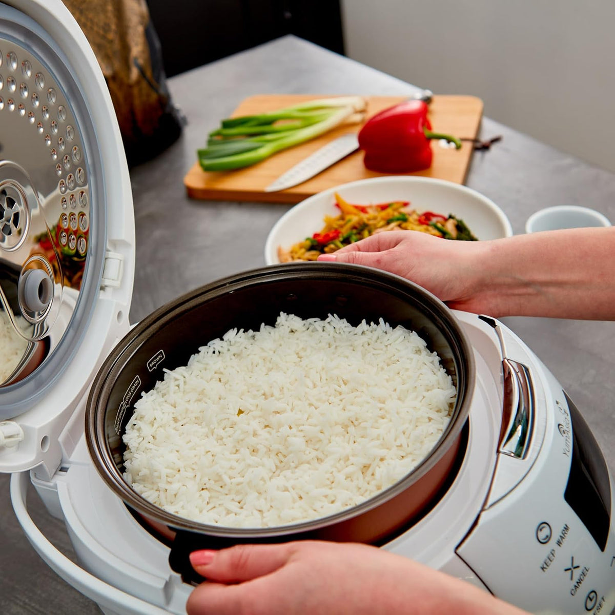 Yum Asia Sakura Rice Cooker with Ceramic Bowl and Advanced Fuzzy Logic (8 Cup, 1.5 Litre) 6 Rice Cook Functions, 6 Multicook Functions, Motouch LED Display, 120V Power (White and Siver)