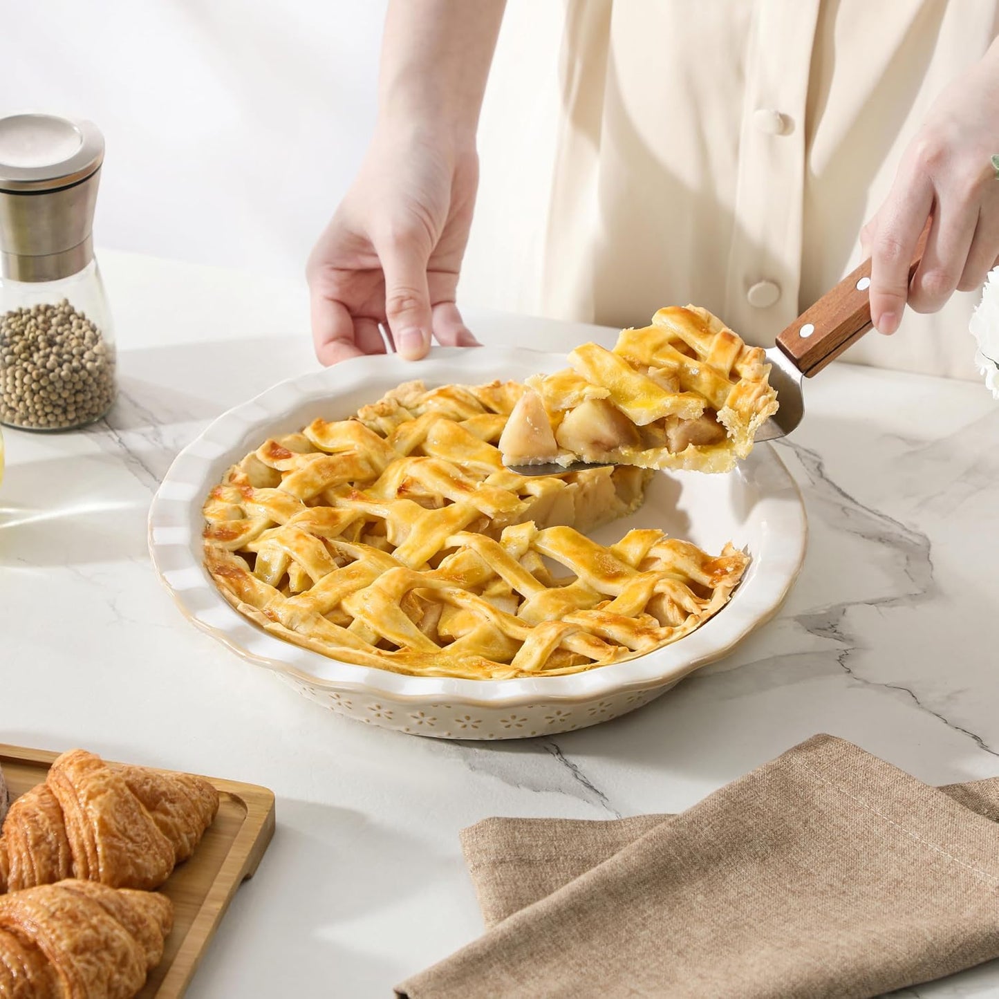 MALACASA Ceramic Pie Pan, 9 Inch Pie Dish Embossed Quiche Baking Dish