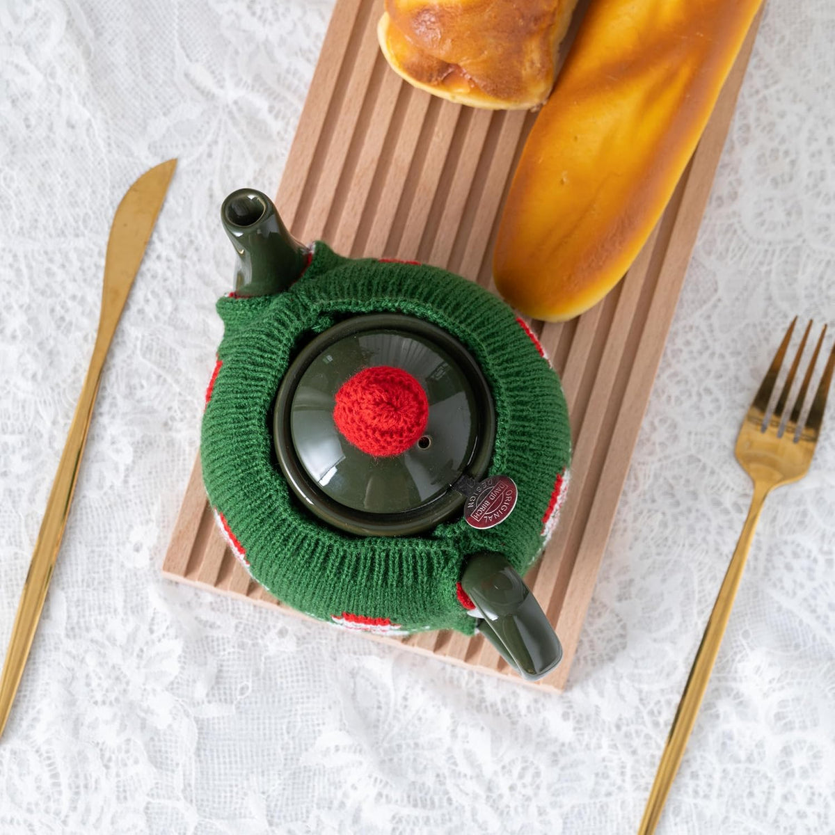 Knitted Teapot Cozy, 2-Piece Split Design with Button Fastening, Acrylic Insulated Teapot Cover for 2 Cup 15-20 oz Teapots, British Style Decorative Tea Warmer, 9 Patterns Available，GREEN SNOW MAN