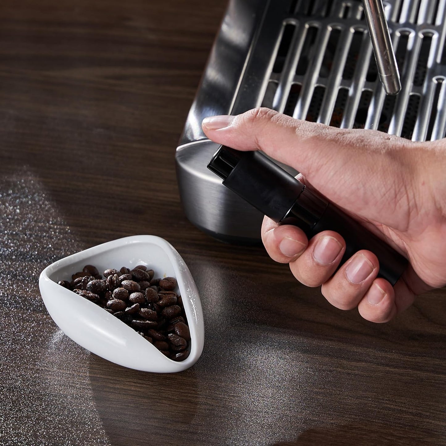 Coffee Bean Dosing Cup and RDT Spray Bottle, Ceramic Espresso Dosing Bowl for Single Dose Weighing, Coffee Spritzer Mister, White 25g Capacity, Barista Accessories