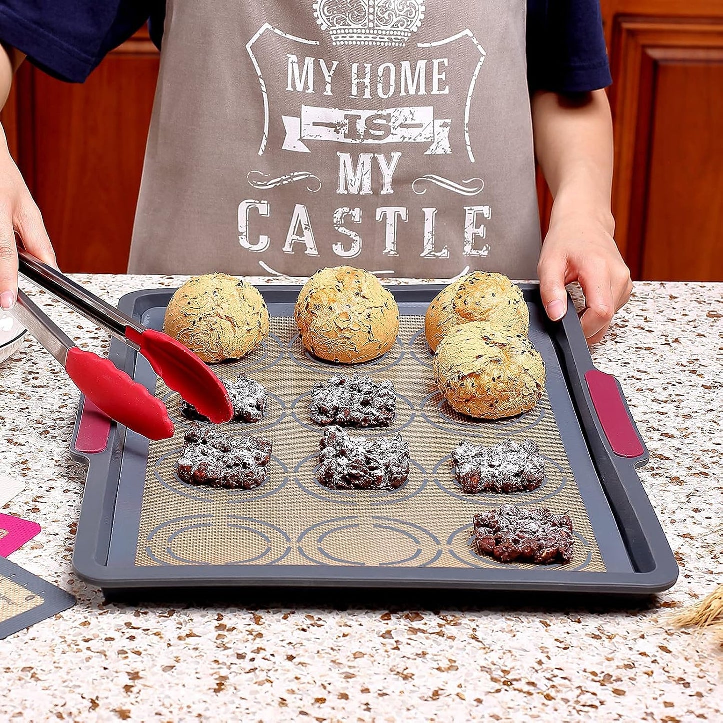 Silicone Baking Mat Set of 4, 2 Medium 16.5"x11.6", 1 Small 11.8"x8.4", 1 Piece 9" Round, All Mats 0.7mm Thick, Food Grade Non-Stick Reusable Baking Mats for Pizza, Bread, Pastry, Macarons