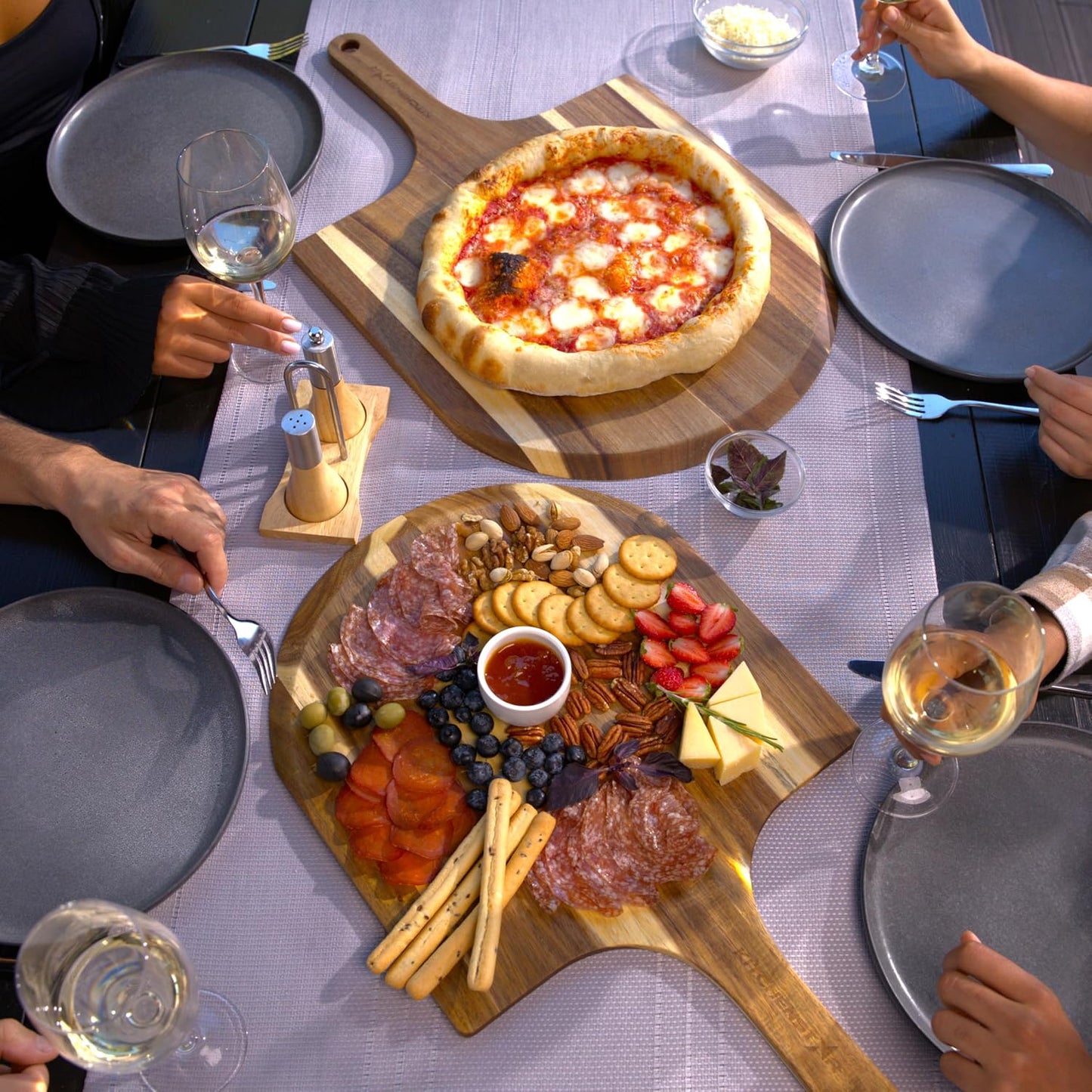 16-Inch Acacia Wood Pizza Peel – Extra Large Wooden Cutting &amp; Serving Board with Handle – Natural Oil Finish – Ideal Pizza Oven Accessory for Easy Sliding &amp; Prep