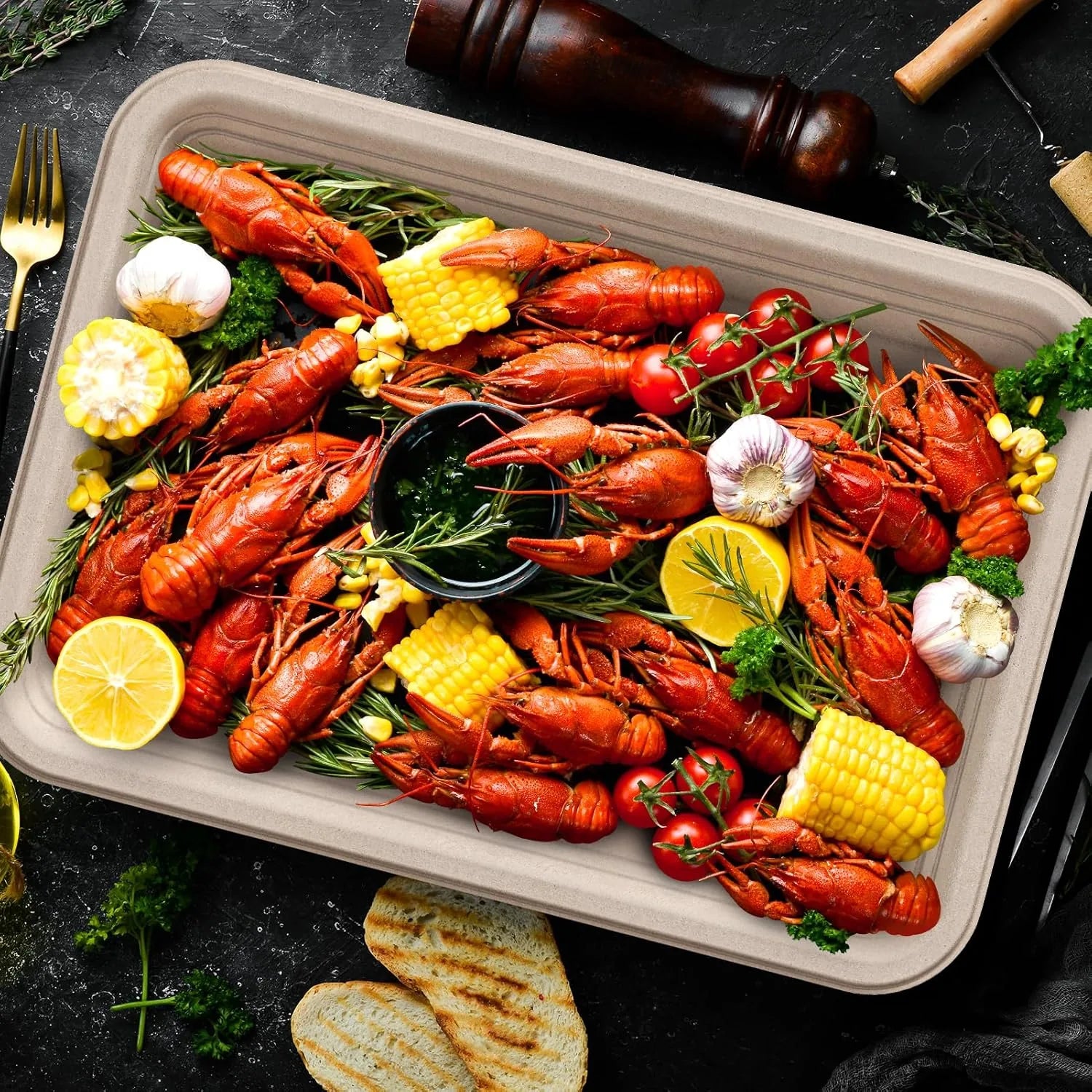 Nature-friendly 50 pack large disposable trays for holiday party serving supplies